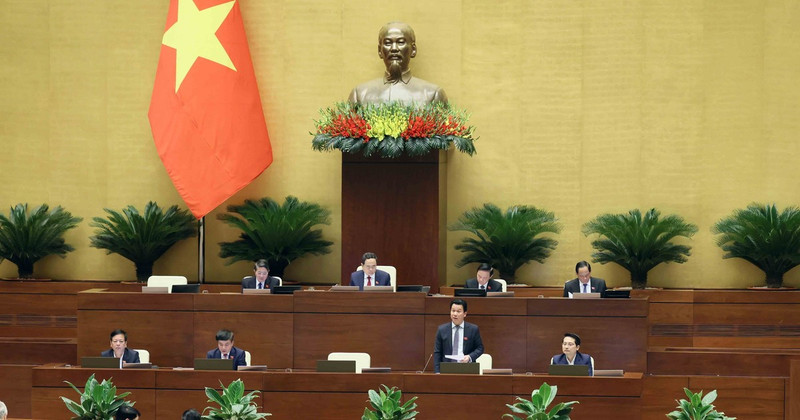 El presidente de la Asamblea Nacional, Tran Thanh Man, habla para concluir el debate sobre el el grupo de cuestiones acerca de los recursos naturales y el medio ambiente. (Fuente: VNA)