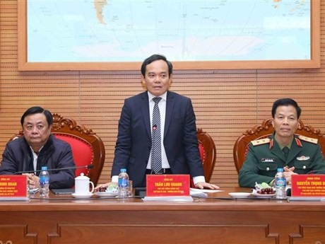 El viceprimer ministro Tran Luu Quang habla en el evento (Fuente:VNA)