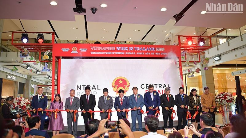 Ceremonia inaugural de la Semana de Productos Vietnamitas en Tailandia. 