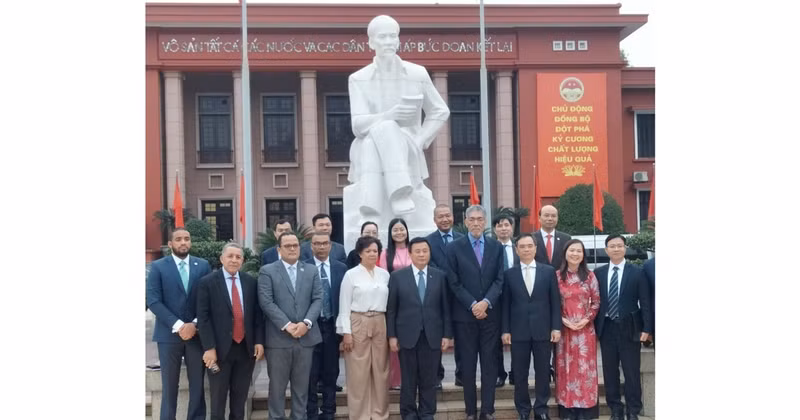 Vietnam y República Dominicana promueven cooperación partidista 