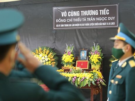 En el funeral del joven piloto (Fuente: VNA)