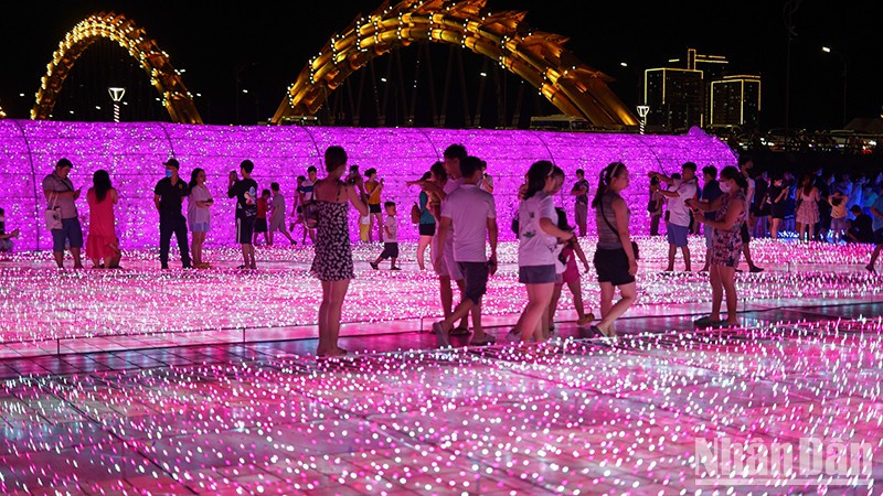 Espectáculo de luces en Da Nang por conmemorar los lazos diplomáticos entre Vietnam y Japón 