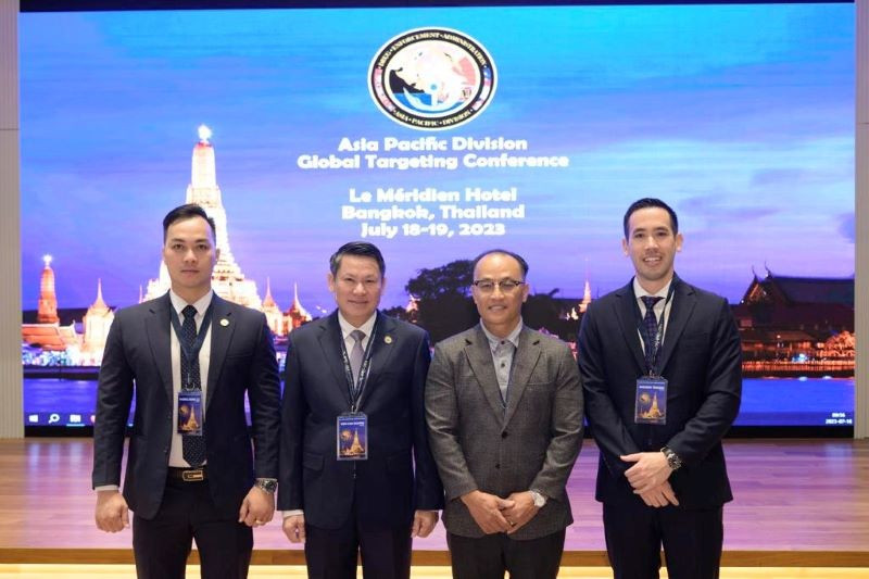 Delegación vietnamita en el evento.