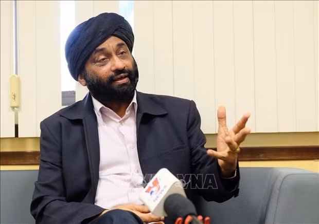 El profesor Bilveer Singh, de la Universidad Nacional de Singapur, en una entrevista concedida a reporteros de la VNA (Fuente: VNA)