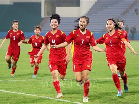 Jugadoras vietnamitas celebran el gol en el partido contra la India (Foto:VNA)