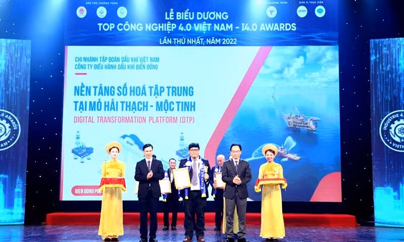 La ceremonia de entrega de premios “Mejores industrias 4.0 de Vietnam- I4.0 Awards” en 2022. 