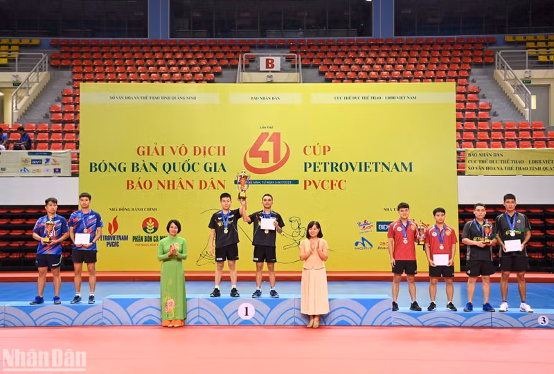 Ganadores de la categoría de doble masculino.