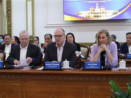 El presidente de AmCham, Gregory Testerman, interviene en la cita (Foto: VNA)