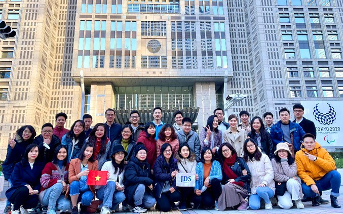 Japón ofrece becas a funcionarios vietnamitas