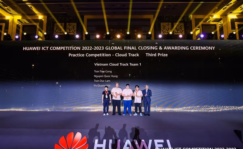 Estudiantes vietnamitas ganan premio en Competencia Mundial de TIC