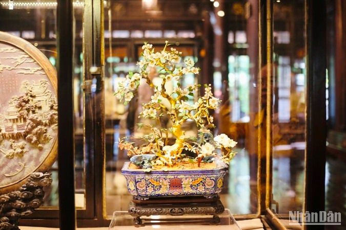 Abren exposición por centenario del Museo de Antigüedades de Ciudadela Imperial de Hue.