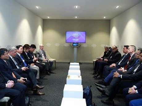 El viceprimer ministro vietnamita Tran Hong Ha asistió y pronunció un discurso en el Seminario de dirigentes empresariales globales Vietnam-FEM (Fotografía: VNA)