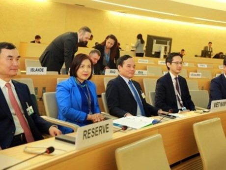 La delegación vietnamita en la cita (Foto: baochinhphu.vn)