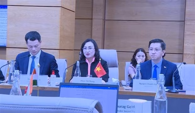 La viceministra de Industria y Comercio de Vietnam, Phan Thi Thang, habla en el evento (Fuente:VNA)