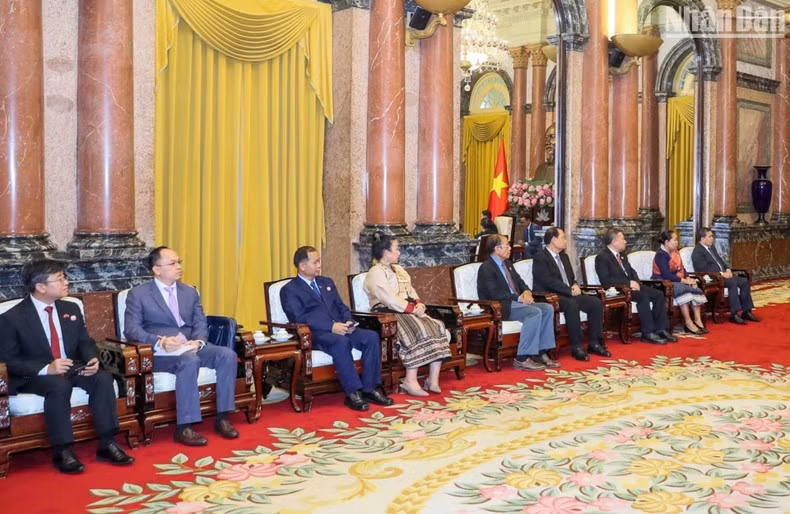 Delegación laosiana. Delegación laosiana.