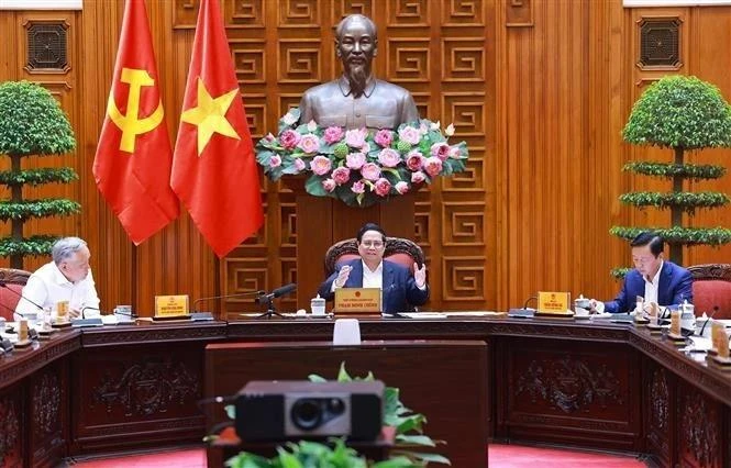 El primer ministro Pham Minh Chinh habla en la reunión. (Fuente: VNA)