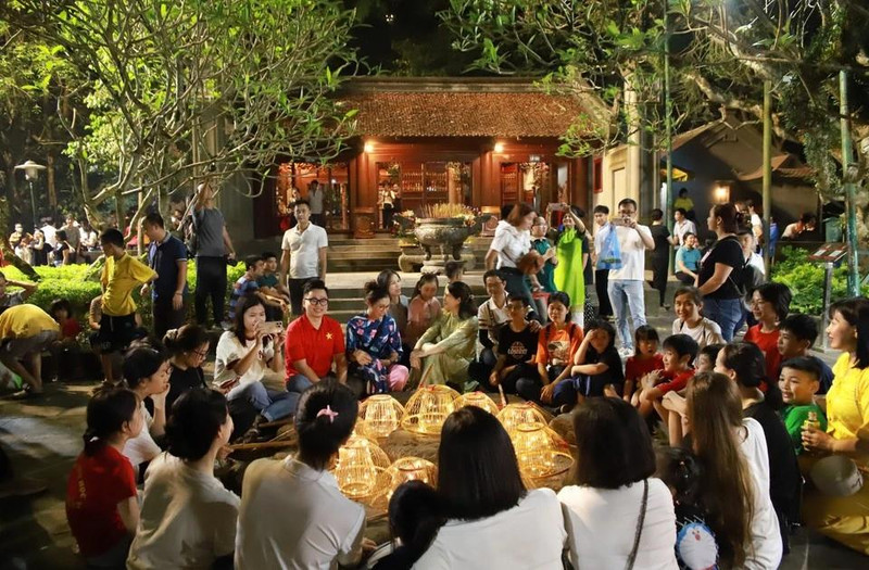 El recorrido nocturno por el Templo de los Reyes Hung. (Foto: Vietnam+) 