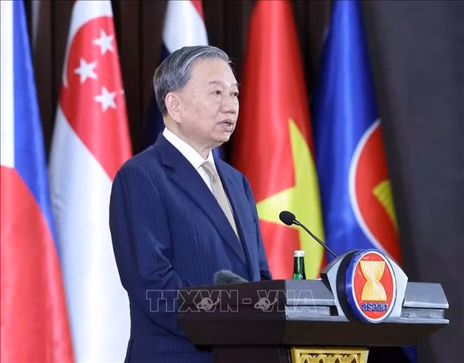 El secretario general del Partido Comunista de Vietnam, To Lam, habla en el evento. (Fuente: VNA)