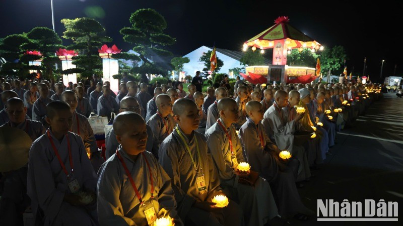 Celebran réquiem en homenaje a mártires por 50 años de Reunificación Nacional de Vietnam.