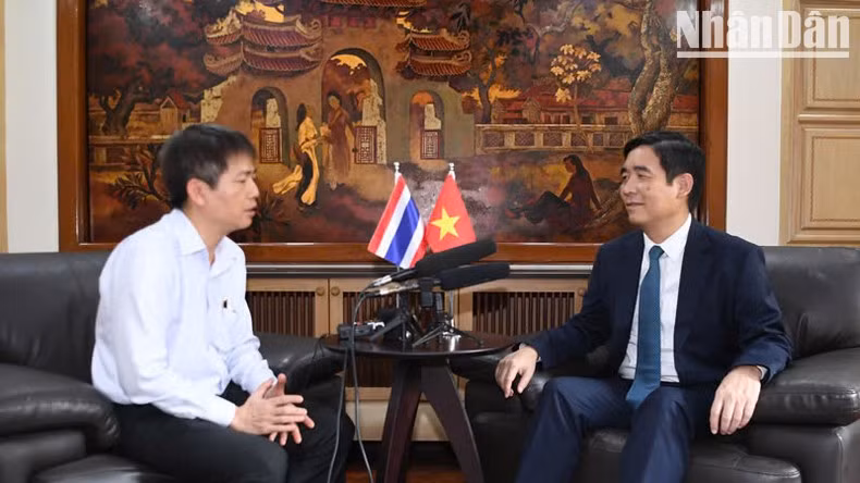 El embajador de Vietnam en Tailandia, Pham Viet Hung (derecha). (Foto: Nhan Dan) 
