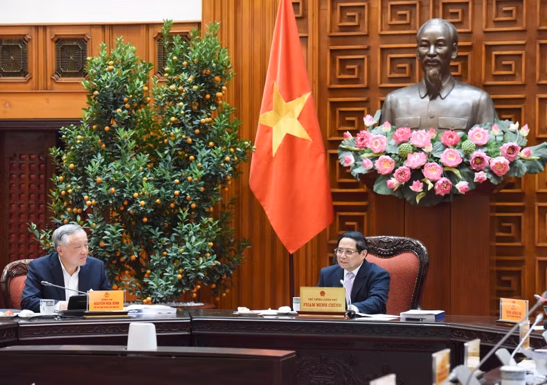 El premier Pham Minh Chinh preside décima reunión sobre la racionalización del aparato organizativo del gobierno.
