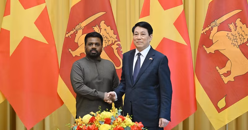 El presidente de Vietnam, Luong Cuong (derecha), y su homólogo de Sri Lanka, Anura Kumara Dissanayaka (Foto: VNA)