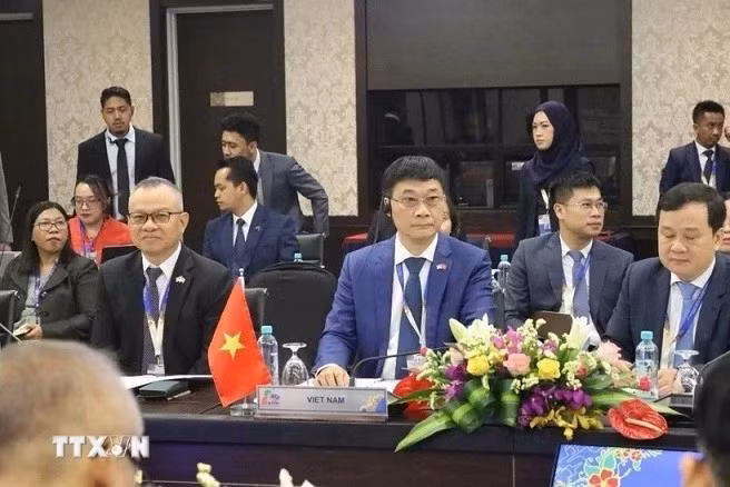 La delegación vietnamita participa en la sesión preparatoria para la Reunión de Líderes de la Asean y la Asamblea Interparlamentaria de la Asean (AIPA) en Kuala Lumpur, Malasia. (Foto: VNA) 