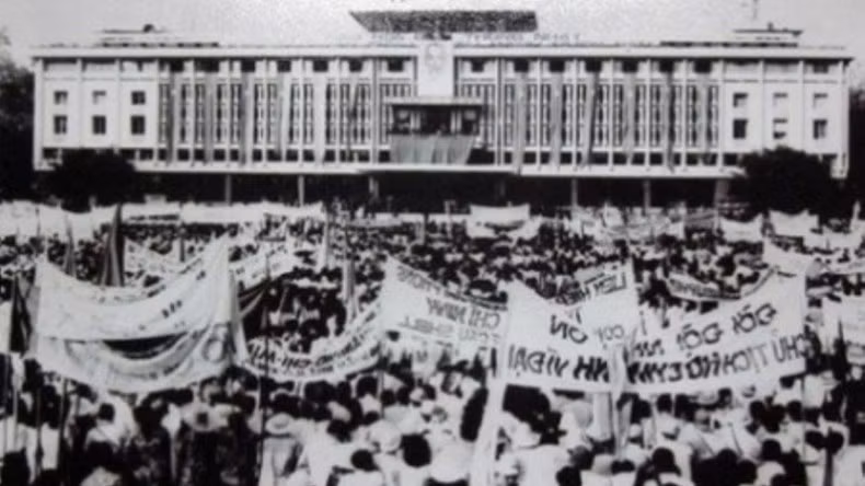 El pueblo vietnamita celebra el día del triunfo. (Foto de archivo)