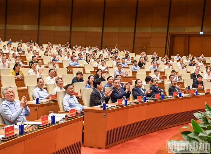 La Conferencia Nacional para difundir e implementar la Resolución del undécimo pleno del Comité Central del Partido del XIII mandato sesiona en Hanói. (Fuente: VNA)