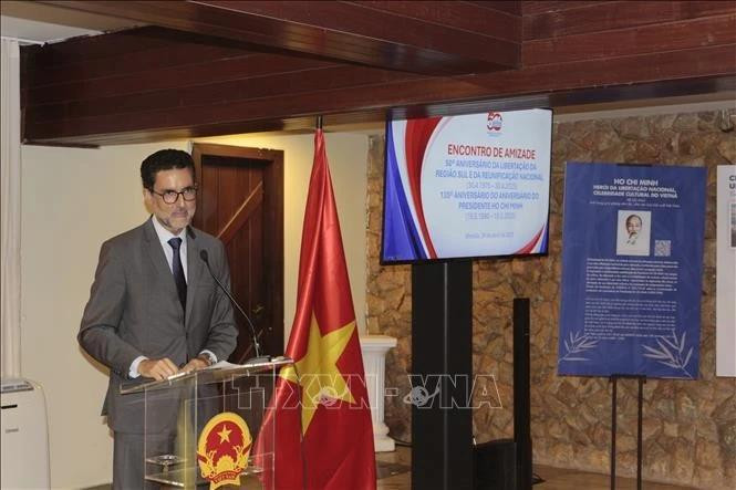 El vicecanciller Eduardo Paes Saboia interviene en el evento. (Fuente: VNA)