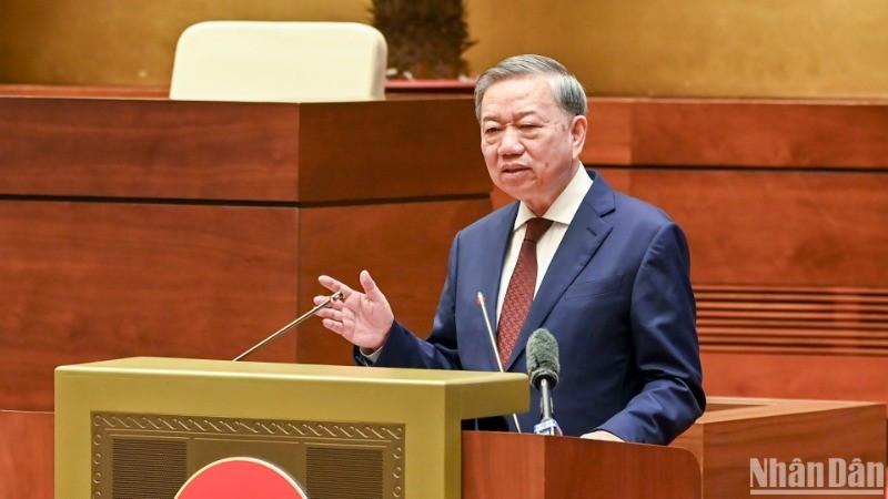El secretario general del Partido Comunista de Vietnam, To Lam, interviene en la cita.
