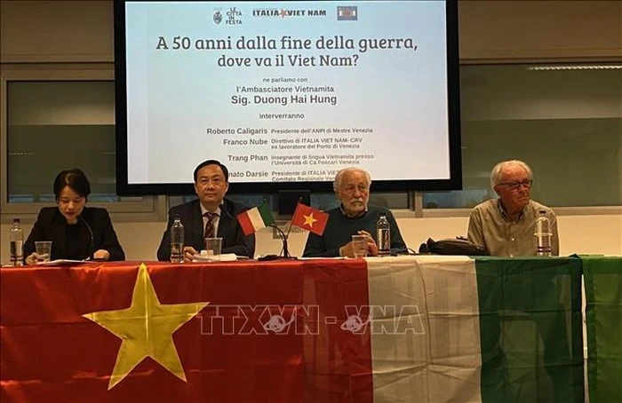 En el coloquio en la ciudad de Mestre. (Fuente: VNA)