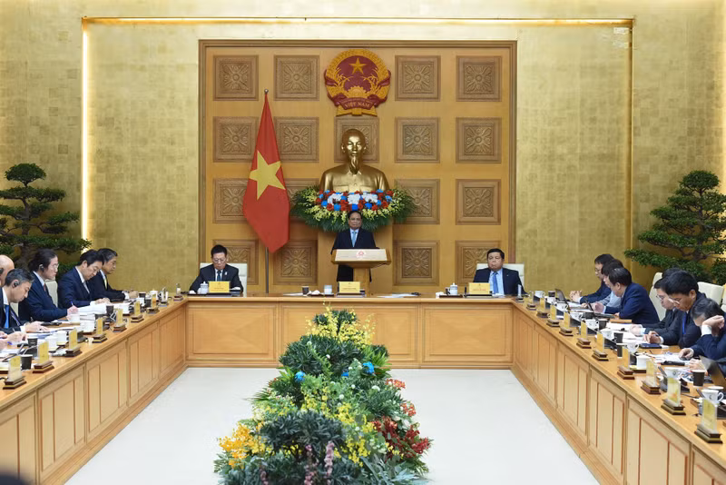 El primer ministro vietnamita, Pham Minh Chinh, preside un seminario con empresas japonesas.