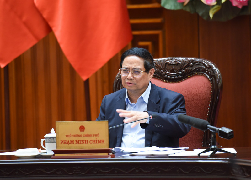 El primer ministro de Vietnam, Pham Minh Chinh, preside la reunión.