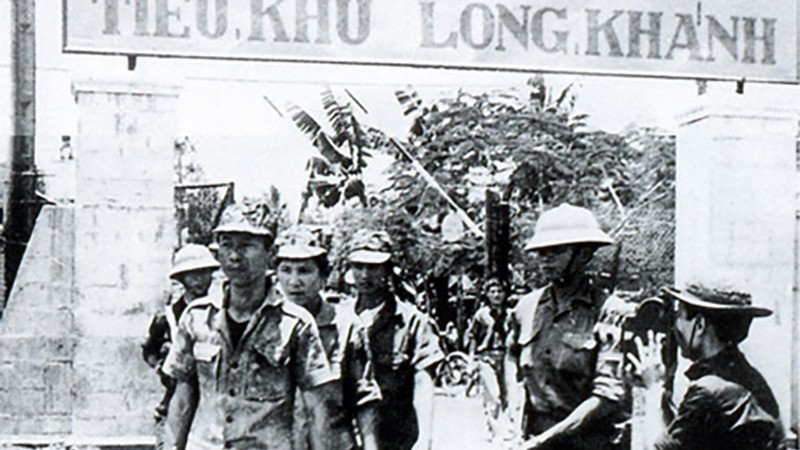 El Ejército vietnamita toma el control de la subregión de Long Khanh. (Foto: VNA)