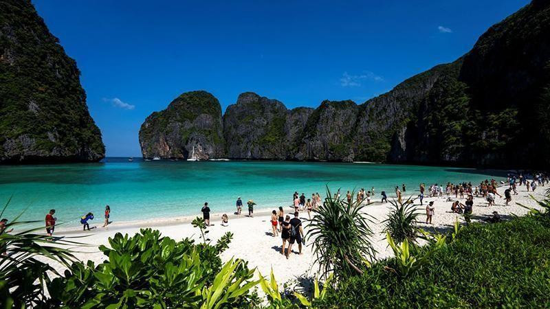 Turistas en la Bahía de Maya, Tailandia. (Fotografía: Reuters)
