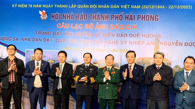 Escena de la inauguración.