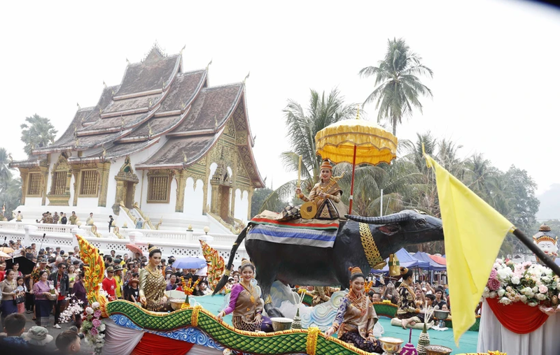 Una actuación artística en Luang Prabang. (Fotografía: VNA)