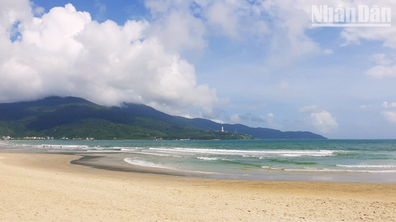 Un rincón de la playa My Khe.