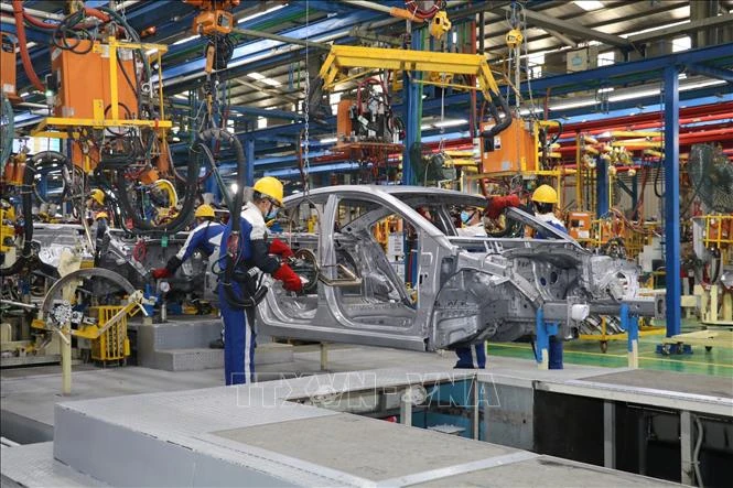 Línea de producción de automóviles de Hyundai Thanh Cong. (Fotografía: VNA)