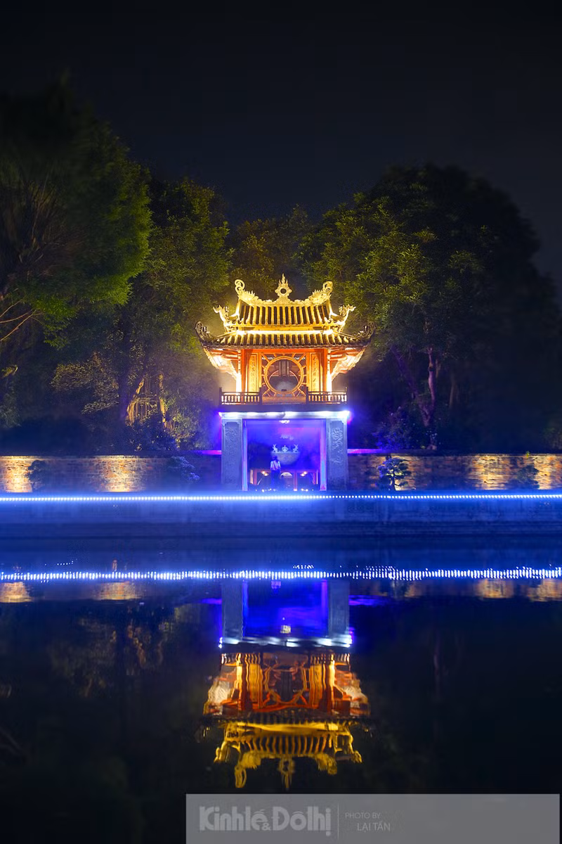 El reflejo del pabellón de la constelación.