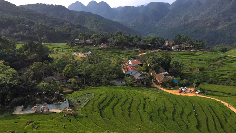 Pu Luong significa “el punto más alto” de una aldea según el idioma Thai. Pu Luong significa “el punto más alto” de una aldea según el idioma Thai.