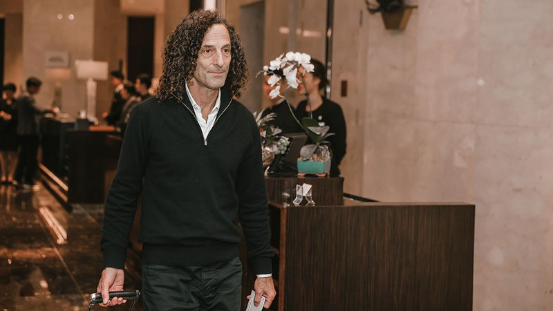 Kenny G como primer invitado del proyecto “Good Morning, Vietnam” (Buenos Días, Vietnam) lanzado por el periódico Nhan Dan (Pueblo) y la corporación IB Group.