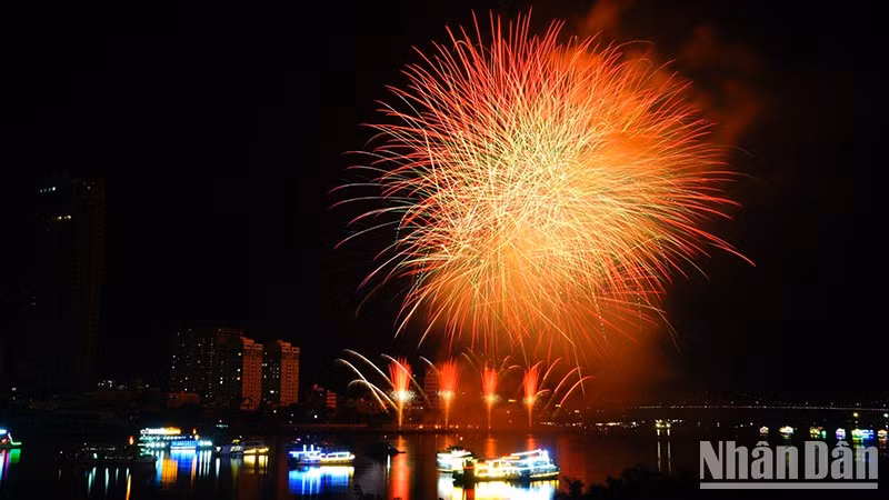 Se trata de la primera participación del equipo Rozzi Fireworks de Estados Unidos en DIFF.