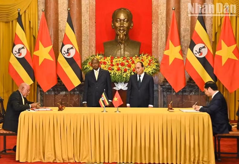 La rúbrica del Acuerdo sobre exención de visado para titulares de pasaportes diplomáticos y oficiales.