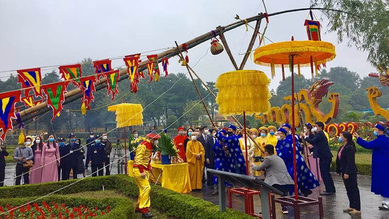 Celebran en Ciudadela Thang Long Año Nuevo Lunar con numerosas actividades.