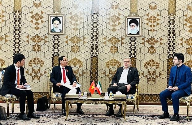Tran Quang Phuong, vicepresidente de la Asamblea Nacional de Vietnam, y Ali Nikzad, primer vicepresidente del Parlamento de Irán. (Fotografía: Asamblea Nacional de Vietnam)
