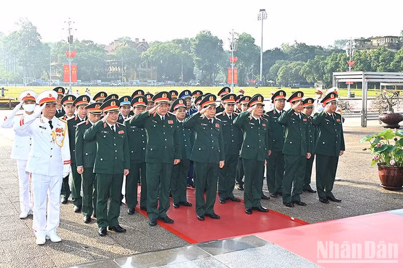La delegación de la Comisión Central Militar del Partido y el Ministerio de Defensa.