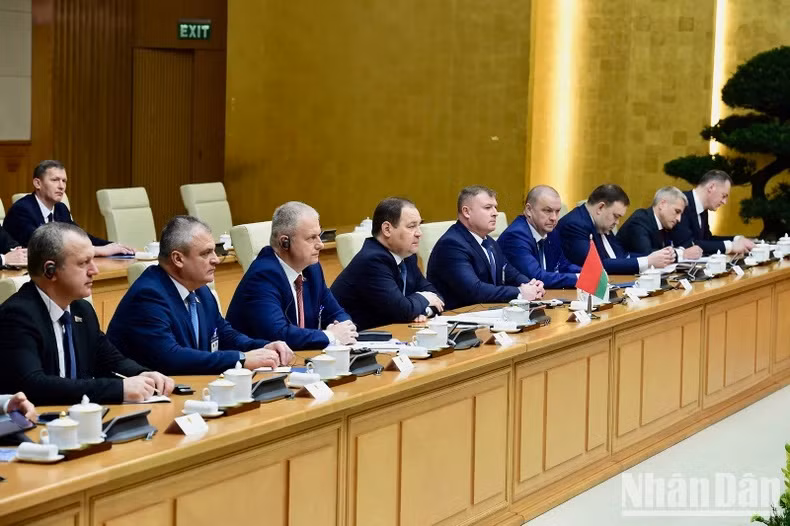 La delegación bielorrusa en la reunión.