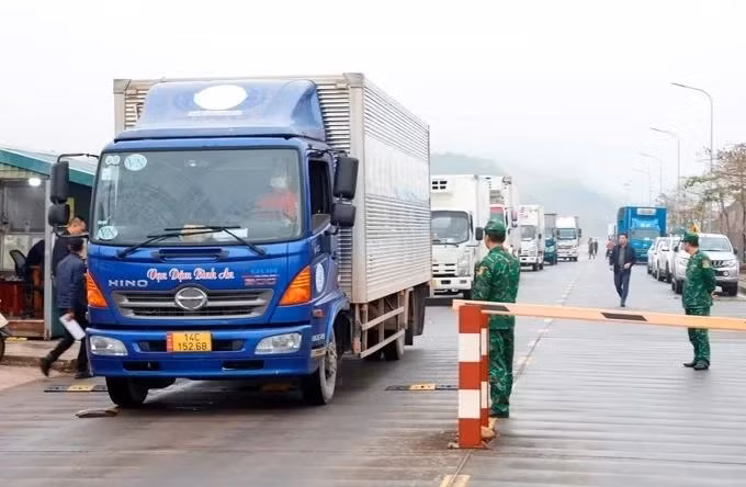 En la puerta fronteriza internacional de Mong Cai en la provincia de Quang Ninh. (Fotografía: VNA)
